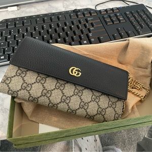 **Sold*** GG MARMONT CHAIN WALLET